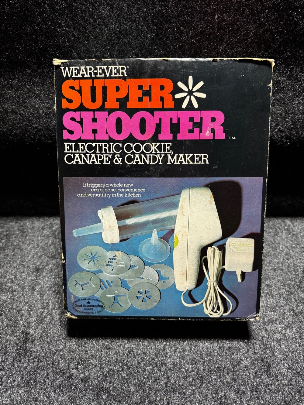 Vintage 1970s Wear-Ever Super Shooter 70001 NOS New Open Box Sealed